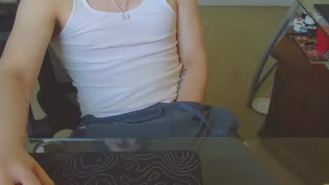 heretopleaseyou446029 online show from February 18, 7:21 pm