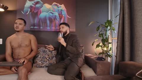 Terry and E online show from December 7, 11:29 am