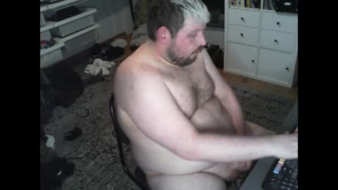 hipguy91 online show from February 2, 9:08 am