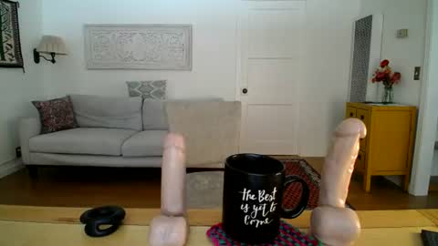 Hippie Jijm online show from July 4, 4:21 pm