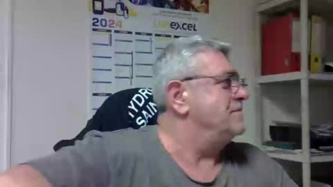 hippo online show from December 9, 4:40 pm