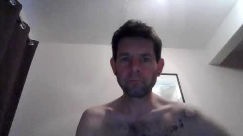 hollsboyo online show from November 14, 8:05 am