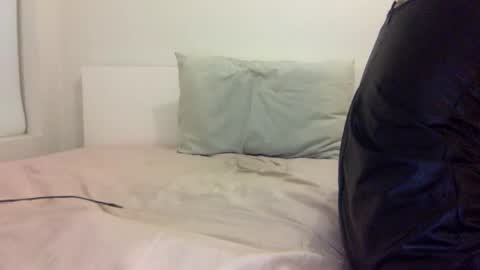 EDGED DICK online show from April 6, 6:31 pm