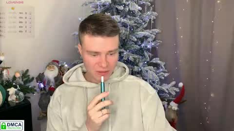 holy_eggs_00 online show from December 15, 11:35 pm