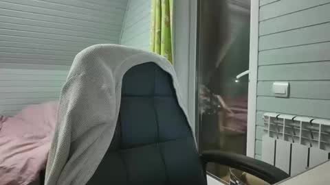 Henry online show from November 3, 7:04 pm