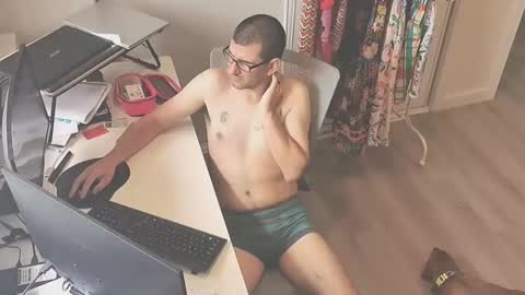 hopefulguy86 online show from December 4, 12:06 am