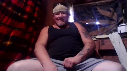 hornyhungwhiteboy4u269 online show from December 8, 5:01 pm