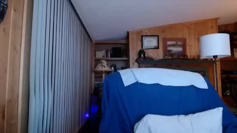 Snapshot of horsebigballs chatting on February 23, 4:44 am horsebigballs online show from February 23, 4:44 am