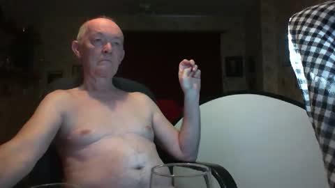 hot_1796 online show from November 27, 9:24 am