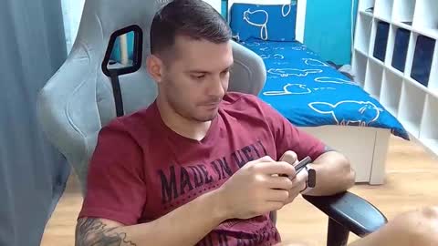 hot_cap_77 online show from November 16, 5:37 pm