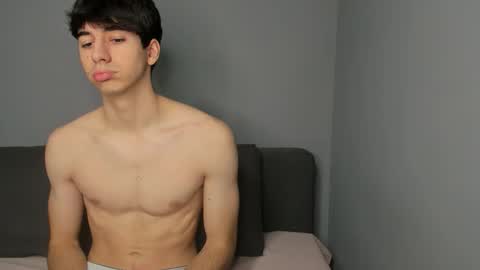 QUENTIN online show from November 27, 6:39 am