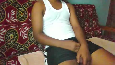 hotguyy001 online show from January 17, 4:48 am