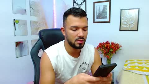 Snapshot of hotmathewv chatting on February 7, 1:04 am mathew online show from February 7, 1:04 am