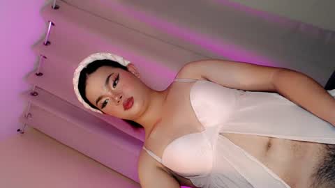 hotsiren101 online show from July 30, 6:46 am