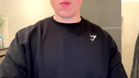 hottest_max online show from December 1, 8:12 pm