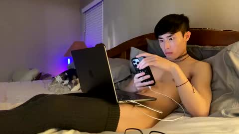 hottiewithabody101 online show from April 16, 9:39 pm