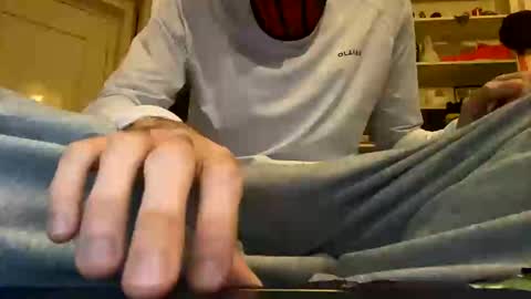 hugewhitecockboy online show from November 20, 10:36 am