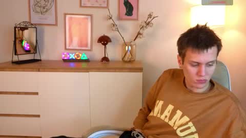 Hunter steele online show from October 18, 2:33 pm