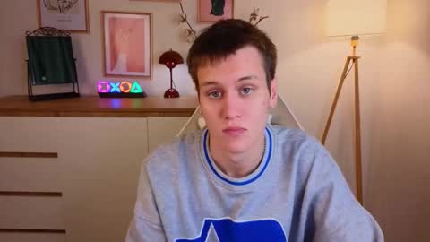 Hunter steele online show from October 17, 2:21 pm
