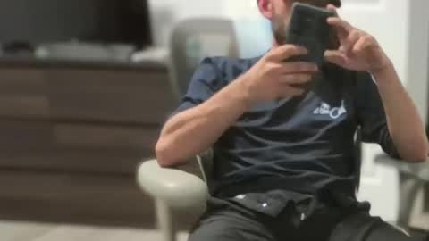 hungbistud916 online show from December 5, 5:58 am