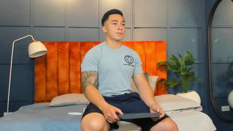 hunk_ryan online show from February 7, 12:50 pm