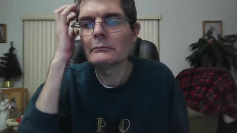 Snapshot of hunkmasclefad458 chatting on December 28, 3:47 am hunkmasclefad458 online show from December 28, 3:47 am