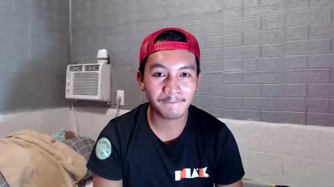 hunkylloyd online show from April 12, 9:33 am