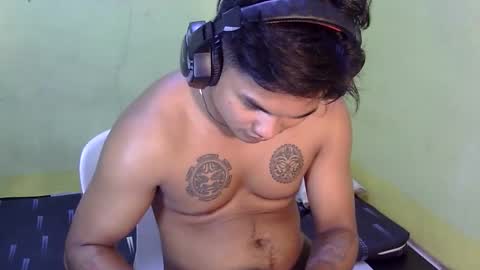 hunkyzeus online show from October 18, 5:18 pm