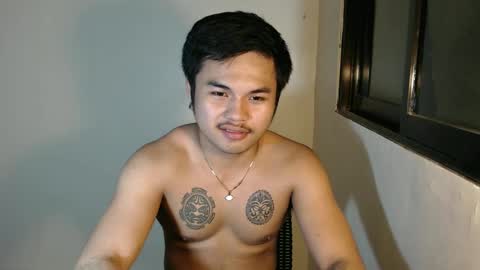 hunkyzeus online show from January 4, 9:10 am