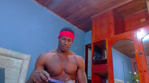 Hunter  online show from November 14, 8:54 pm