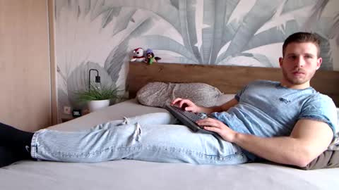 Hunter Bridges online show from February 9, 9:37 am