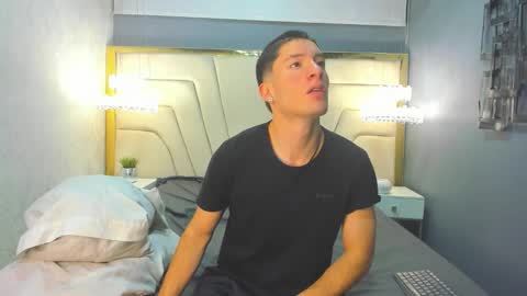 hunterheat_ online show from September 23, 11:31 am