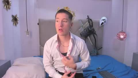 hunterheat_ online show from October 10, 11:59 am