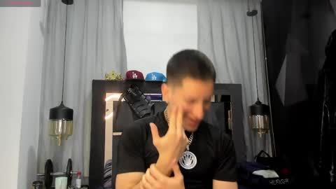 hunterheat_ online show from April 19, 11:53 am