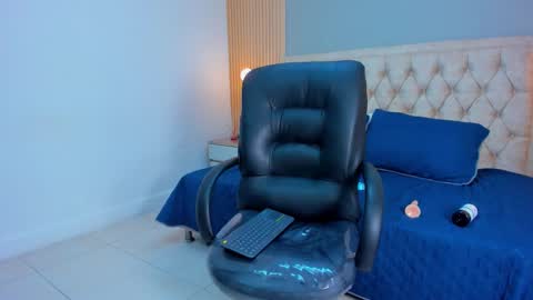 hxxyro online show from March 13, 1:41 pm