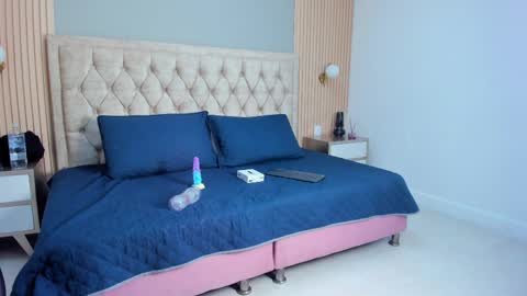 hxxyro online show from March 30, 1:12 pm