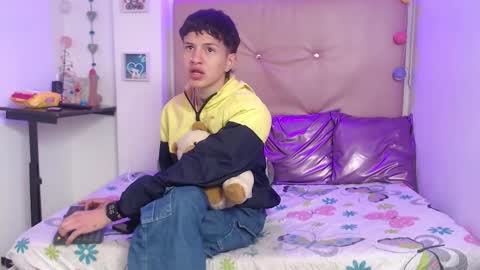 iam_lukas__ online show from December 19, 3:20 pm