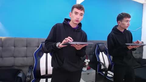 Iam Smith  online show from January 9, 2:22 pm