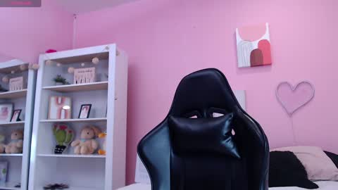 IAN CASTILLO online show from January 17, 11:17 am