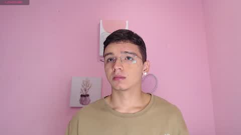 IAN CASTILLO online show from December 2, 11:10 am