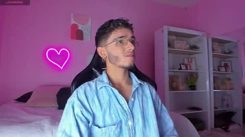 IAN CASTILLO online show from February 27, 11:10 am