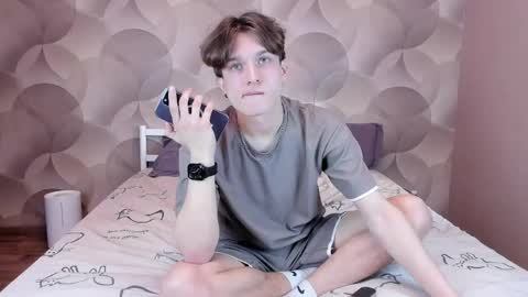 Ian Flor online show from April 9, 3:07 pm