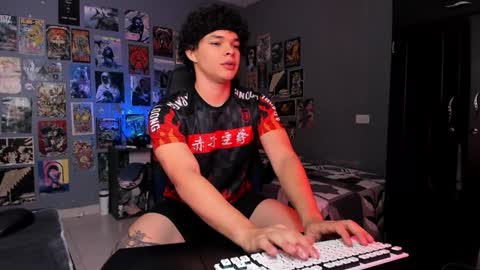 Andres online show from February 2, 9:34 pm