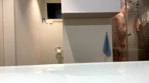 iandy12 online show from October 11, 7:18 pm