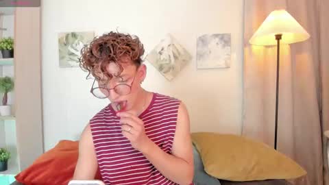 ian  online show from December 16, 6:20 am