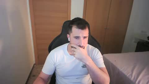 iberian_macho online show from December 15, 7:55 pm