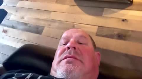 icanmakeyousquirt69 online show from May 3, 9:28 pm