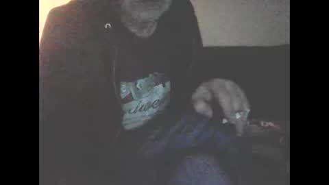 Snapshot of icemandude chatting on February 1, 10:44 pm icemandude online show from February 1, 10:44 pm