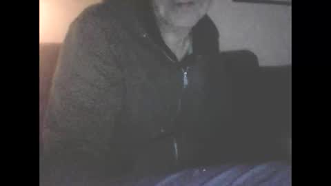 Snapshot of icemandude chatting on October 25, 8:54 pm icemandude online show from October 25, 8:54 pm