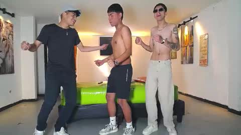 THOMAS AND DAMIAND online show from December 16, 1:18 pm